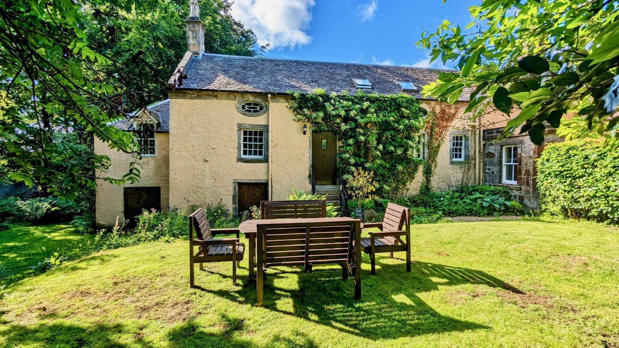 Powis House East Cottage スターリング エクステリア 写真